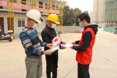 我為群眾辦實事|無錫東亭:多向發(fā)力為農(nóng)民工提供全方位的公共法律服務(wù)