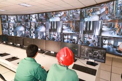 趙建軍走訪調(diào)研節(jié)日期間連續(xù)生產(chǎn)企業(yè)